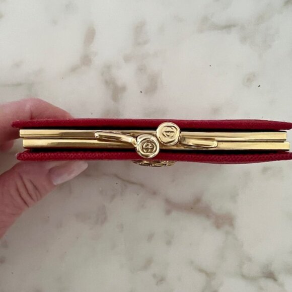 Red Gucci Kisslock Coin Purse - Picture 2 of 4